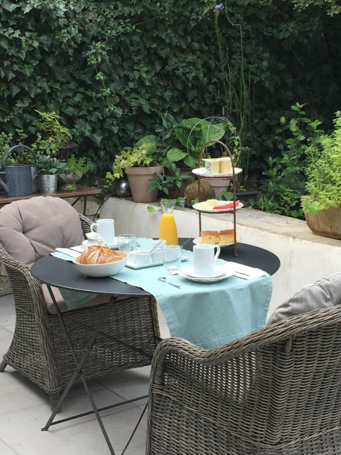 Chambre Cote Jardin Нім Екстер'єр фото